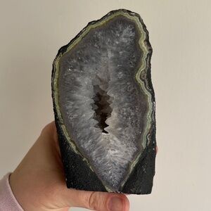 Amethyst cut base with agate